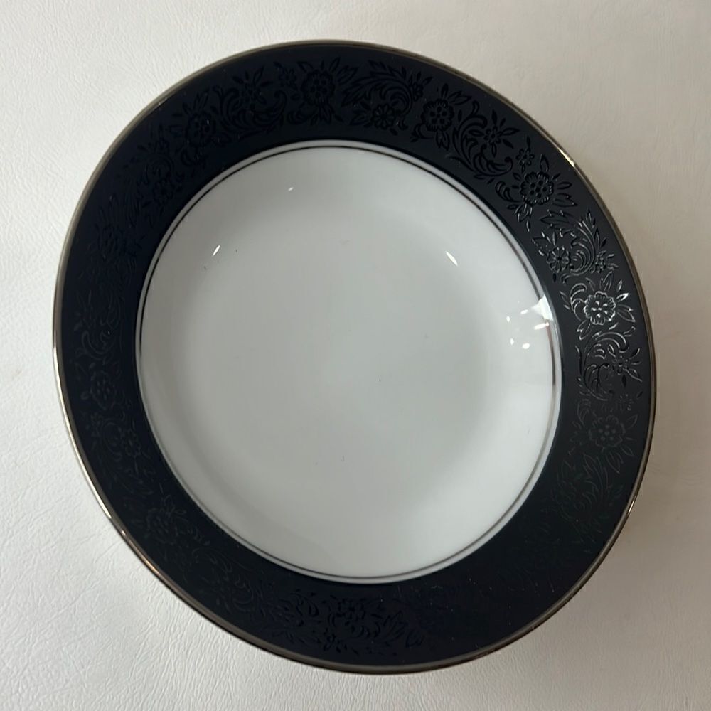 Noritake Bowl Dessert Ice Cream Dish White Gray Silver 5 1/4 Round Mirano Japan